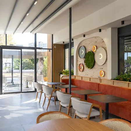 Hotel Fora Lara *