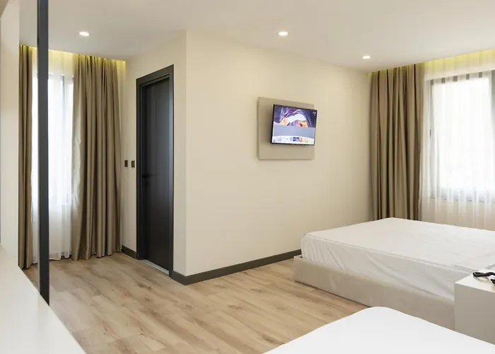 ホテル Fora Lara アンタルヤ